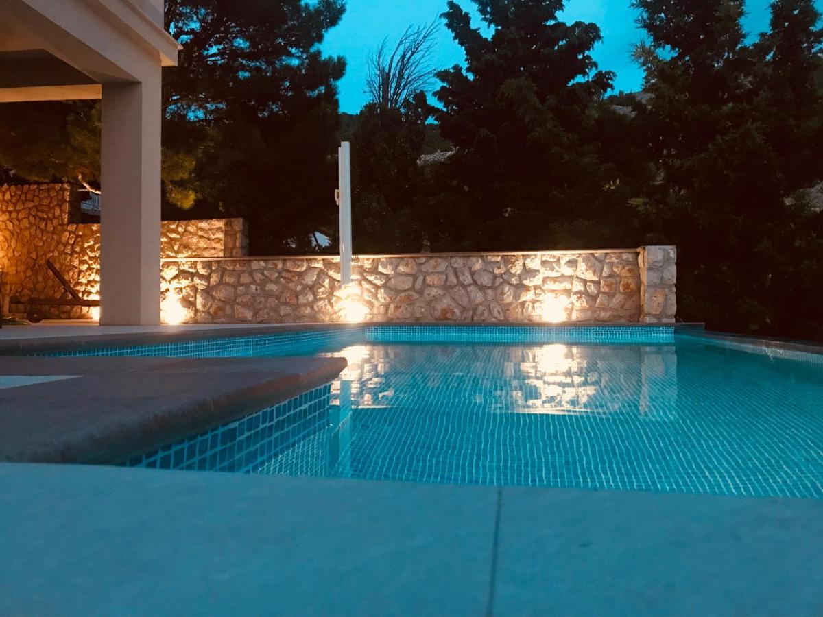 Villa Relax , With Seaview And Two Pools Near Beach Starigrad  Exteriör bild