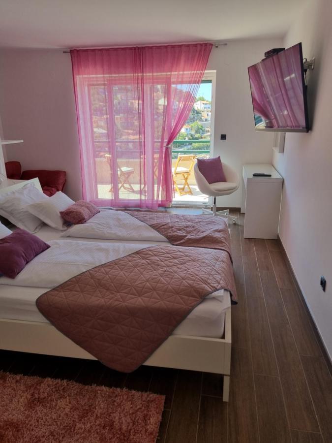 Villa Relax , With Seaview And Two Pools Near Beach Starigrad  Exteriör bild