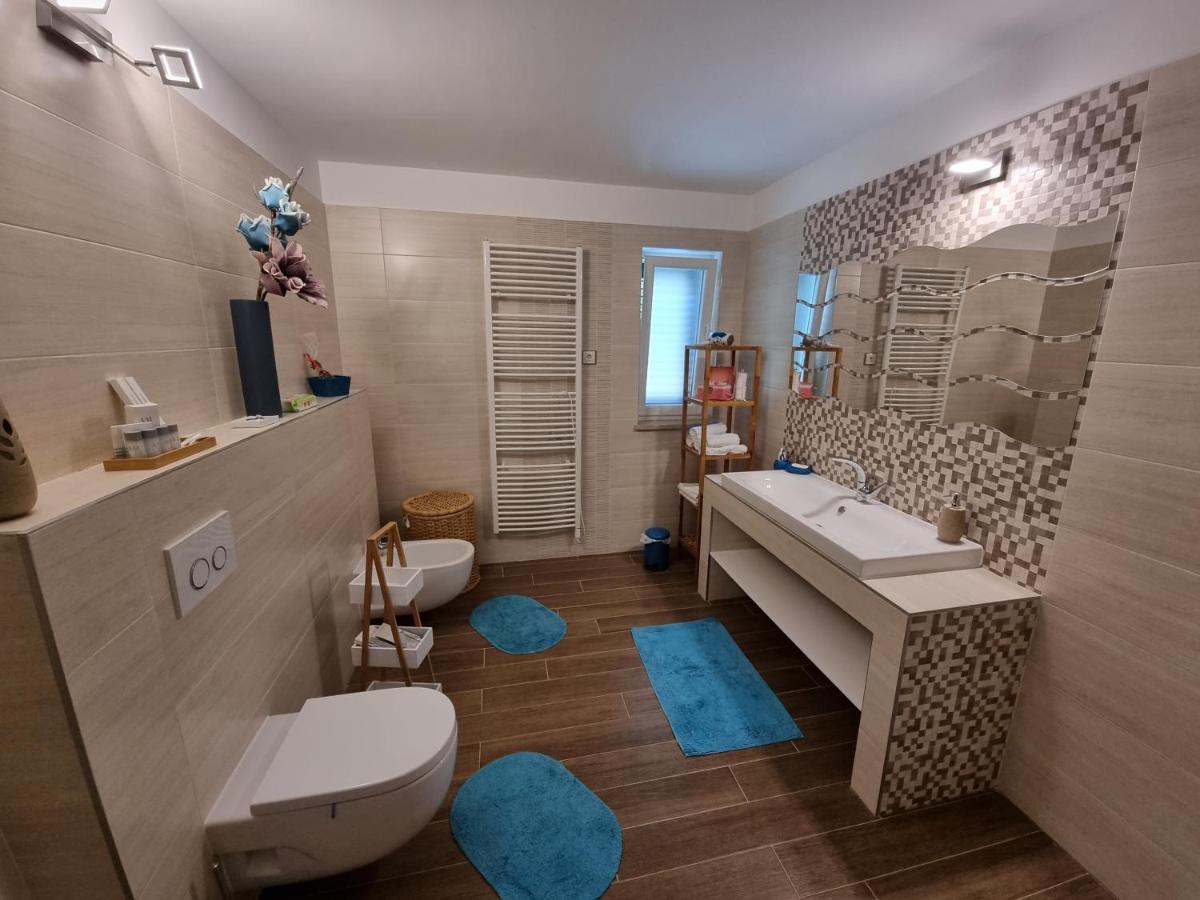 Villa Relax , With Seaview And Two Pools Near Beach Starigrad  Exteriör bild